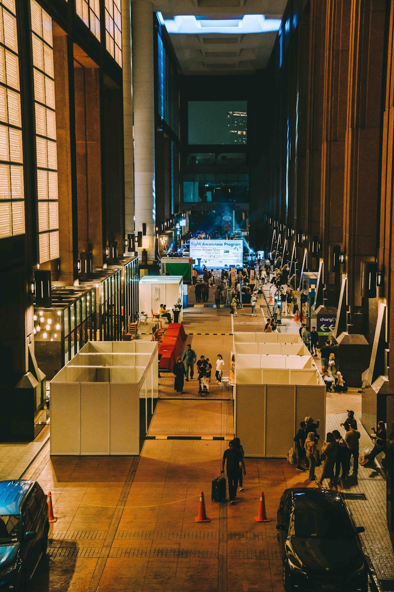 Nowoczesne konstrukcje stoisk targowych dla wymagających wystawców